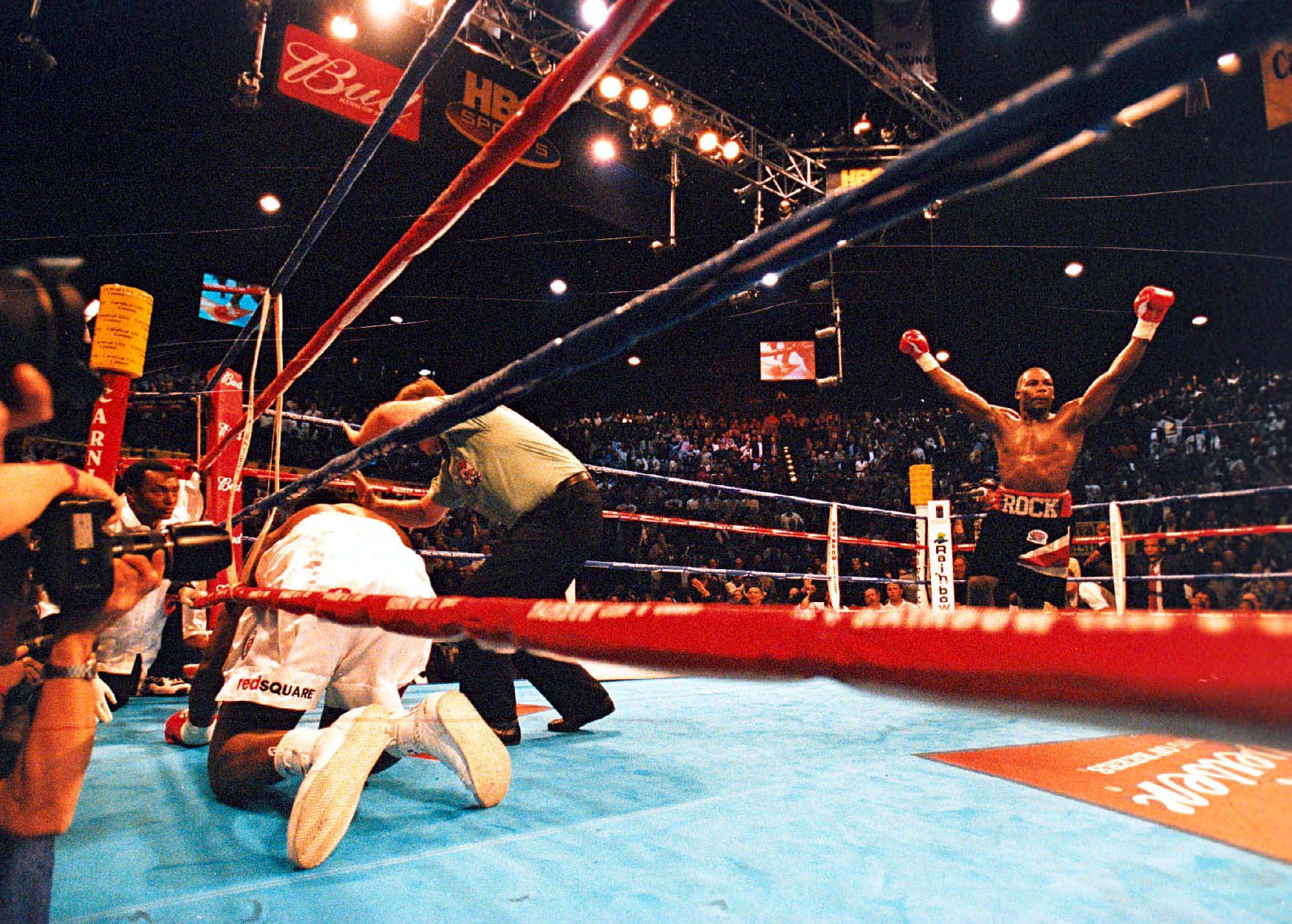 lennox lewis vs hasim rahman        
        <figure class=