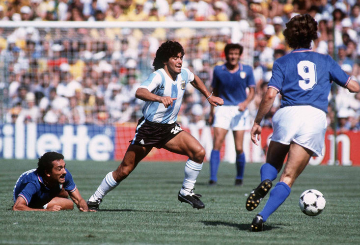 Even Diego Maradona was blown away by Van Basten's talent