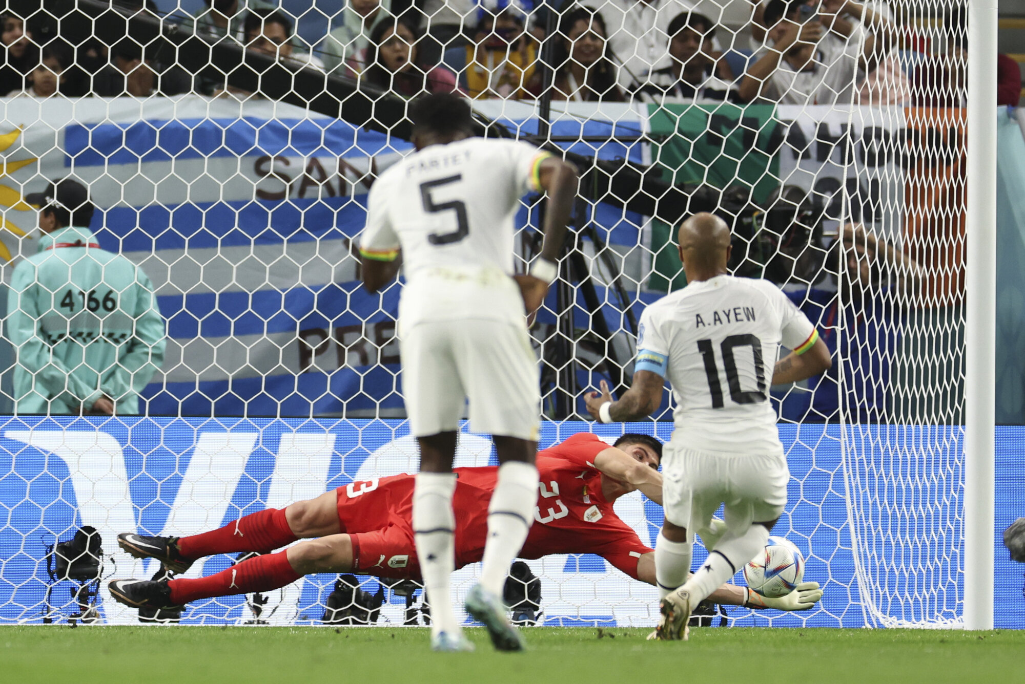 Fifa World Cup Uruguay Beat Ghana 2 0 In Group H The Sportsman   AndreAyewGhanaUruguay2022jpg 