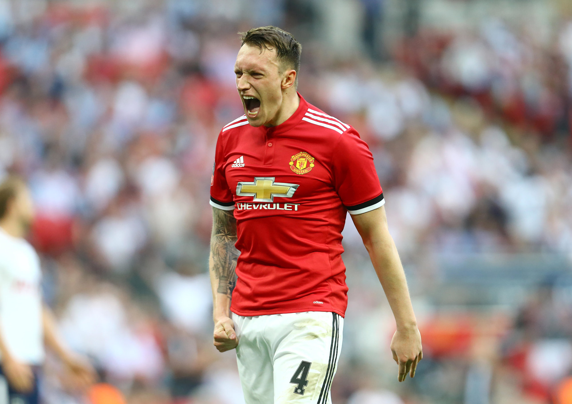 Phil Jones despede-se do Man. United no final da temporada: «Senti falta de jogar  futebol» - Man. United - Jornal Record