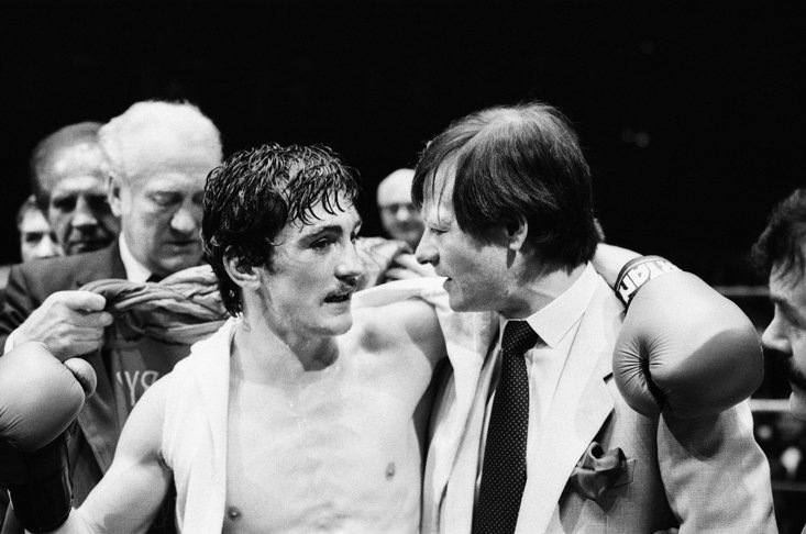 Higgins alongside his friend, boxer Barry McGuigan (Getty Images)